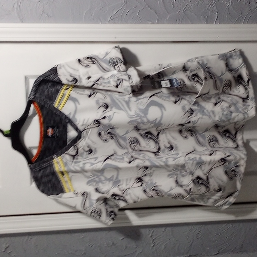 NWT Dickies Plus Women's Scrub Top sz 2x